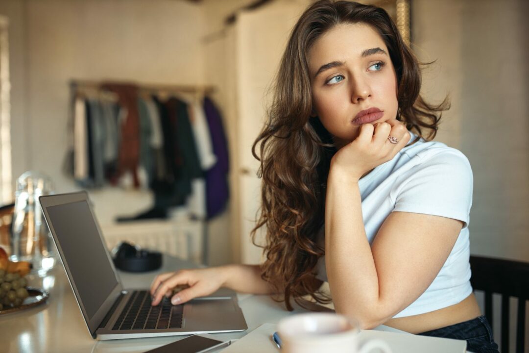 Preciso fazer Curso de Escrita para ser Redator Freelancer?