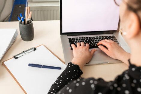 Como escrever artigos para empresas e ganhar dinheiro nas horas vagas