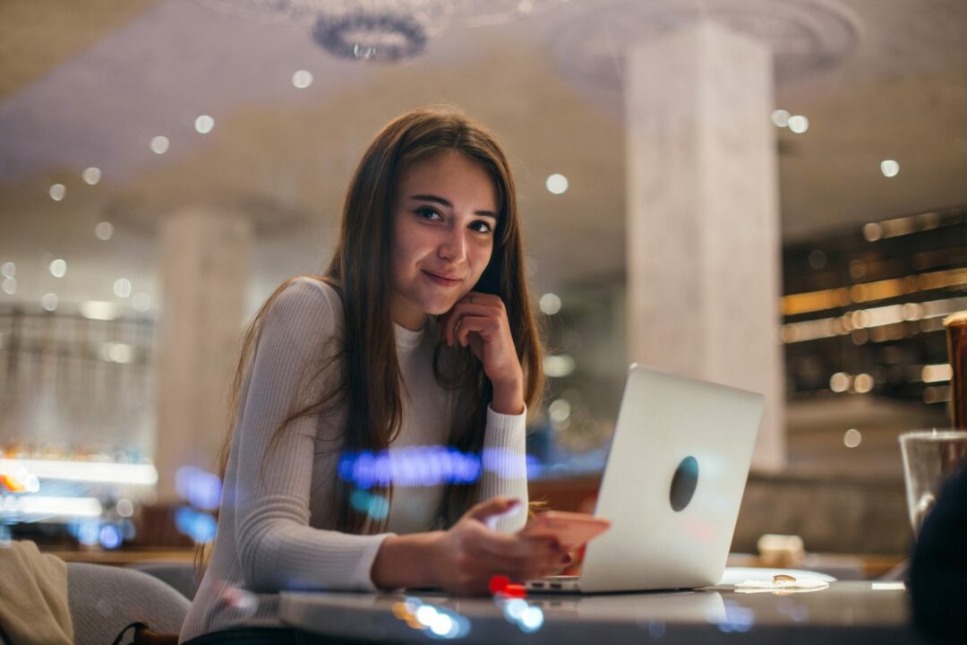 Como empreender na internet: transforme sua paixão por escrita em um negócio digital lucrativo