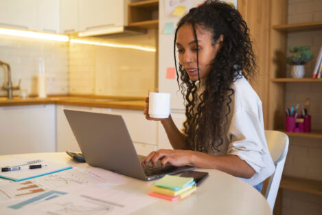 Como trabalhar como freelancer para ter renda extra ou seu próprio negócio